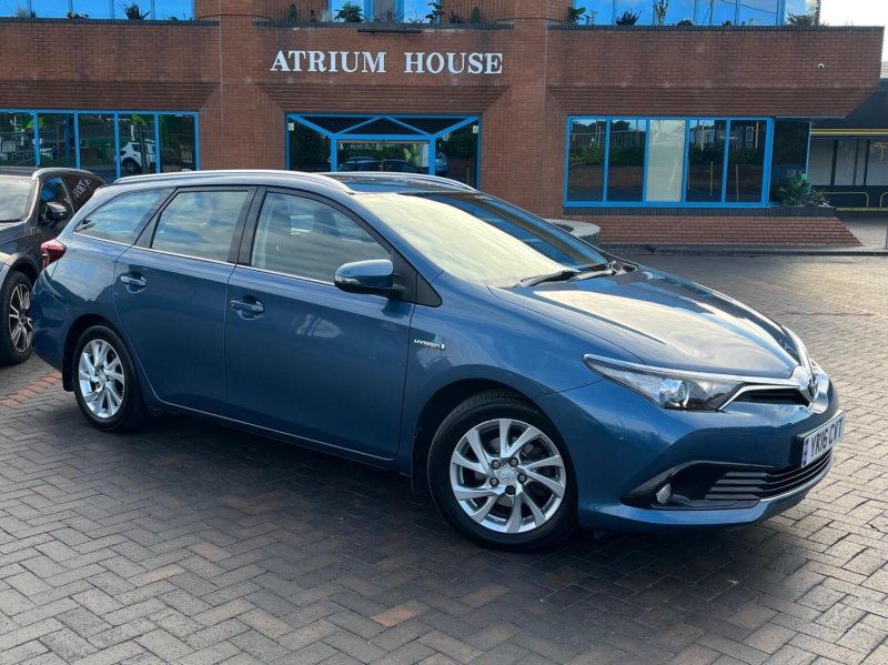 TOYOTA AURIS